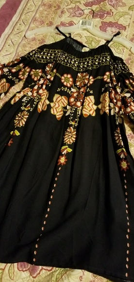 Dress - Picture 2 of 2